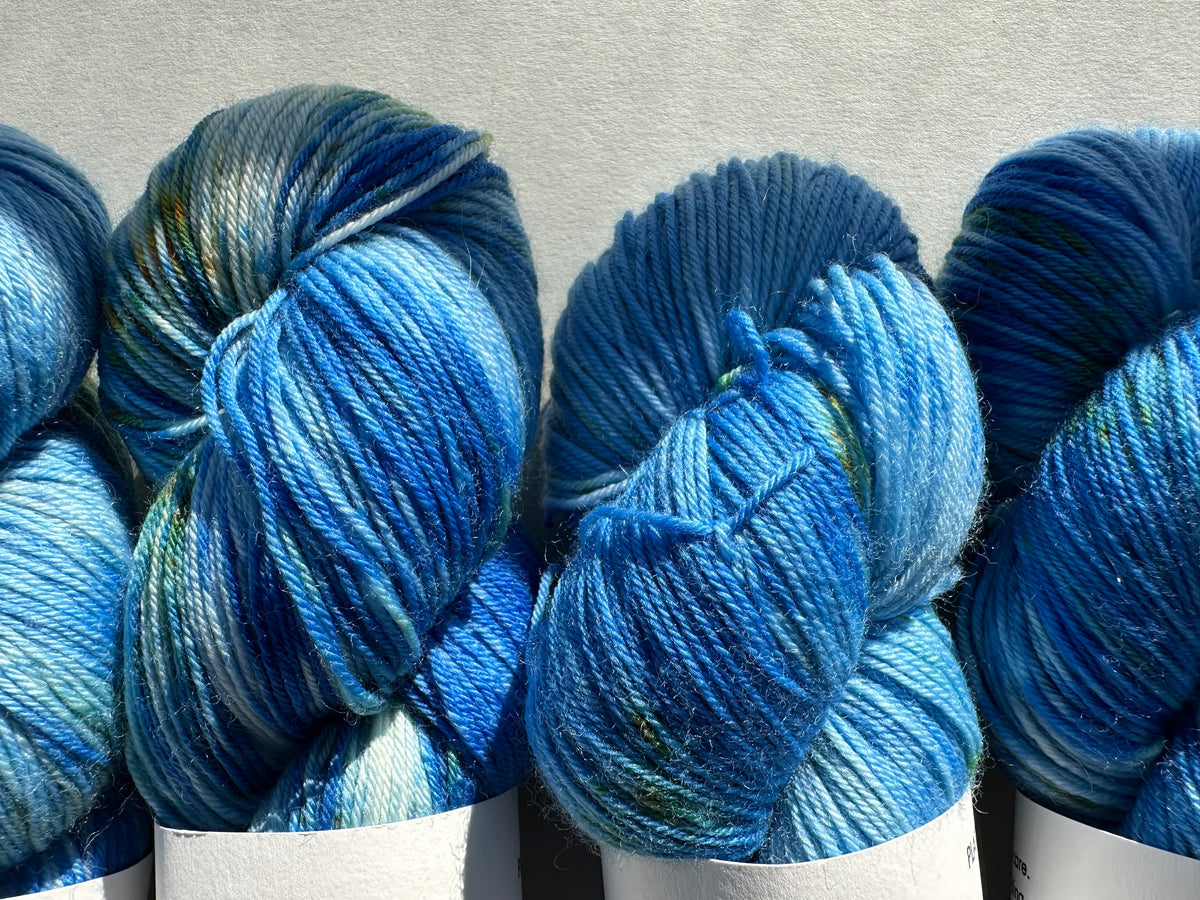 LAPIS LAZULI — Platina Sokk 4ply