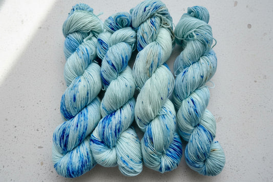 Islagt Turkis Mikro-Sprikle — Platina Sokk 4ply