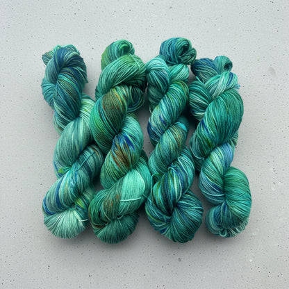 Dyp Havjaspis — Platina Sokk 4ply