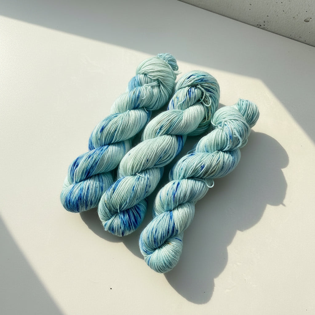 Islagt Turkis Mikro-Sprikle — Platina Sokk 4ply