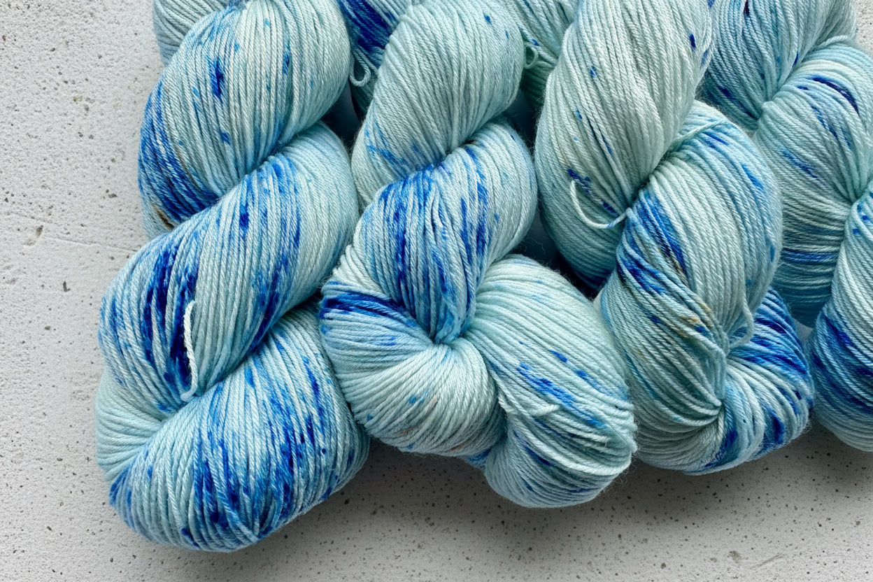 Islagt Turkis Mikro-Sprikle — Platina Sokk 4ply