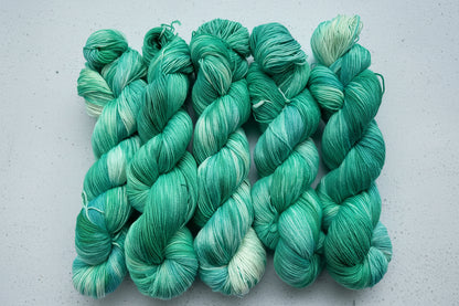 Polert Malakitt — Platina Sokk 4ply