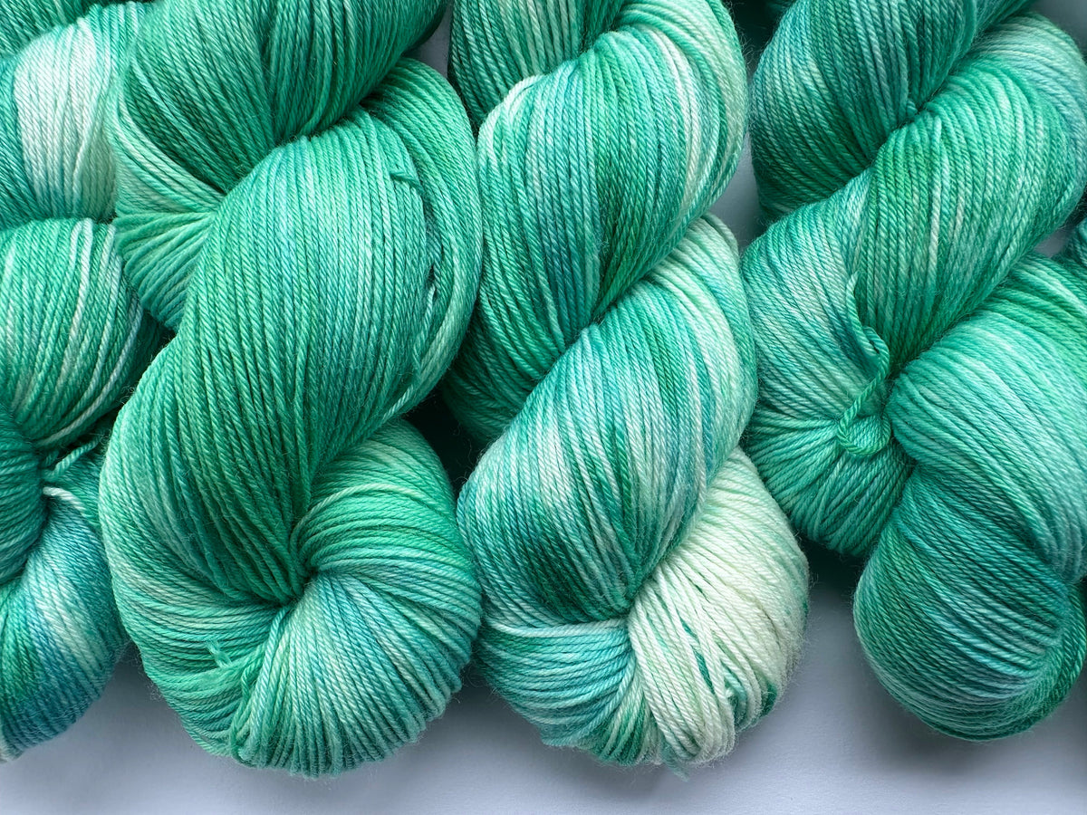 Polert Malakitt — Platina Sokk 4ply