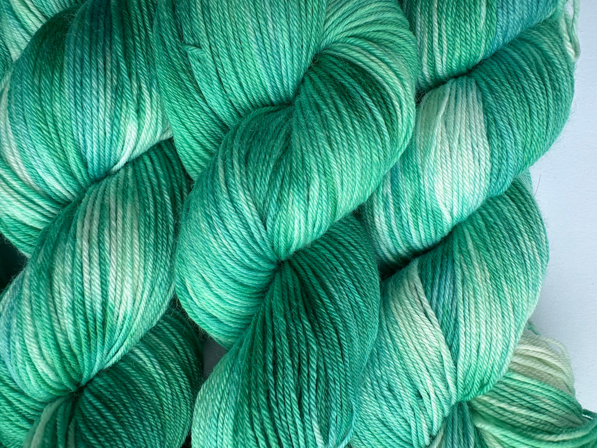 Polert Malakitt — Platina Sokk 4ply