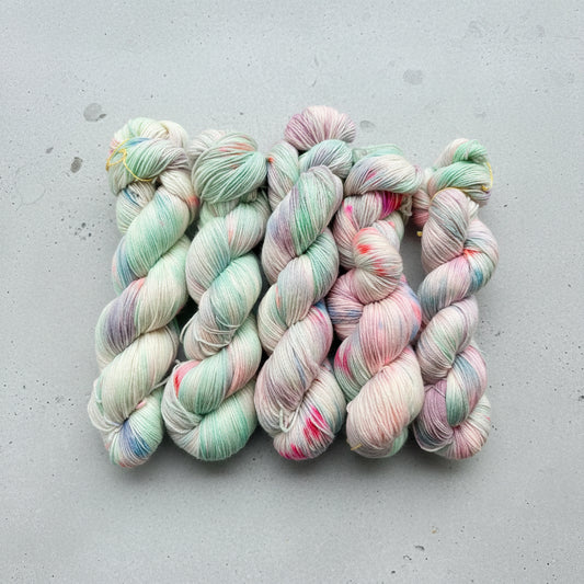 Daybreak Pastel Speckle — Kashmir-Sokk 4ply