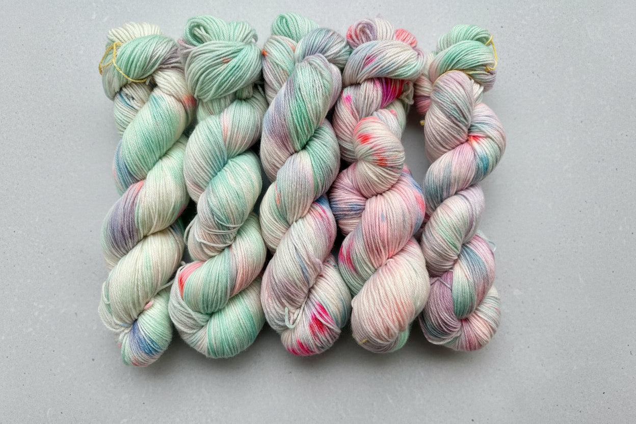 Daybreak Pastel Speckle — Kashmir-Sokk 4ply