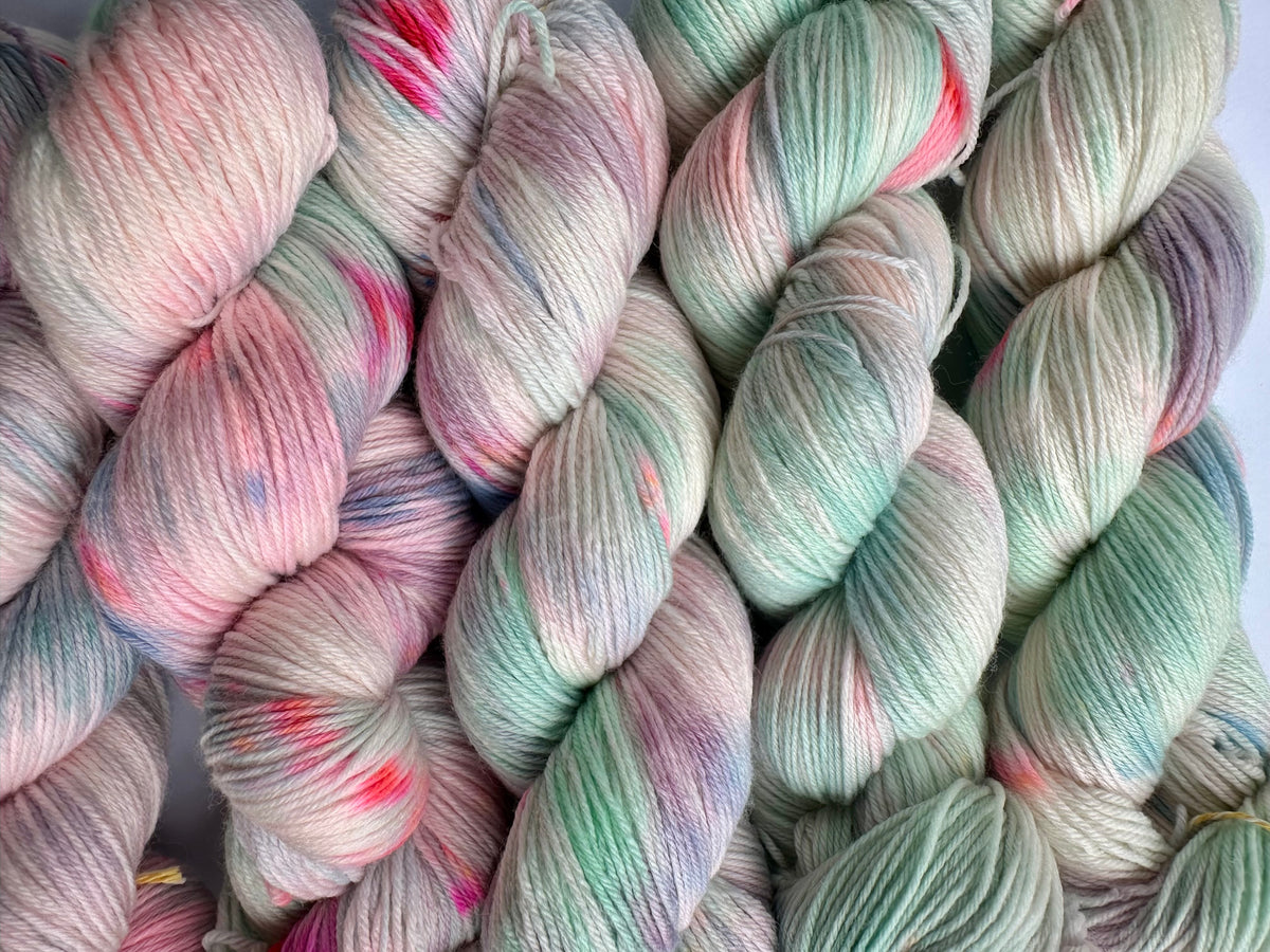 Daybreak Pastel Speckle — Kashmir-Sokk 4ply