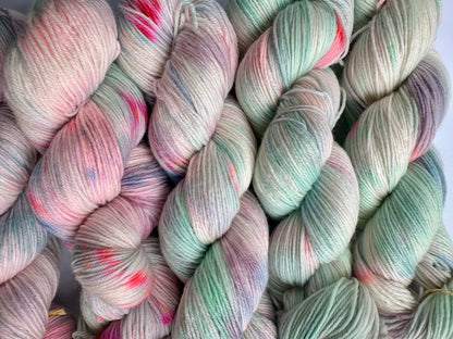 Daybreak Pastel Speckle — Kashmir-Sokk 4ply