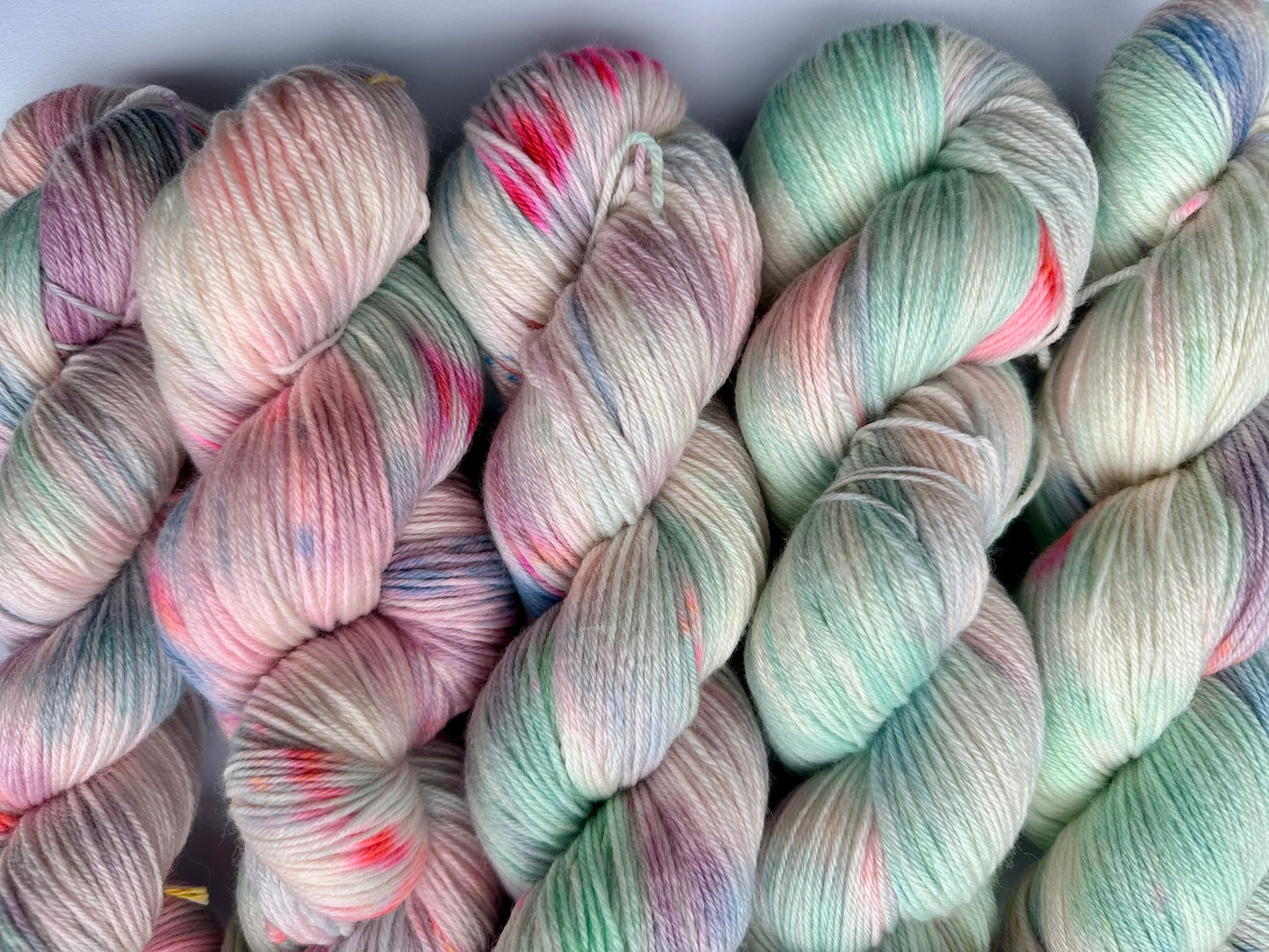 Daybreak Pastel Speckle — Kashmir-Sokk 4ply