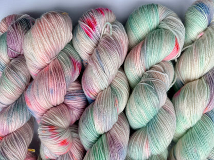 Daybreak Pastel Speckle — Kashmir-Sokk 4ply