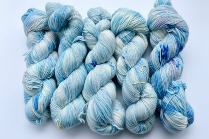 Islagt Akvamarin Krystall — Kashmir-Sokk 4ply