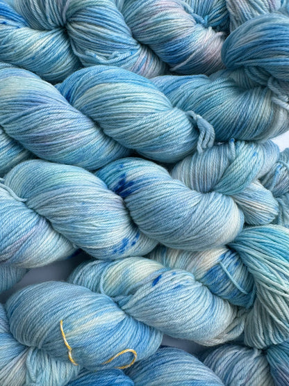 Islagt Akvamarin Krystall — Kashmir-Sokk 4ply