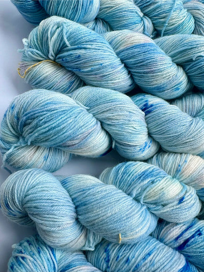 Islagt Akvamarin Krystall — Kashmir-Sokk 4ply