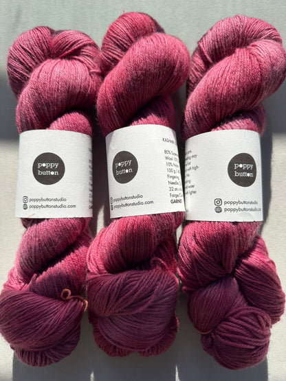 Kashmir Sokk – Garnet