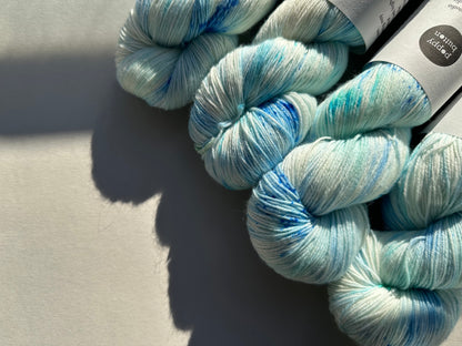 LARIMAR — Platina Sokk 4ply