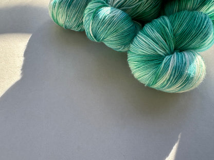 AMAZONITE — Platina Sokk 4ply