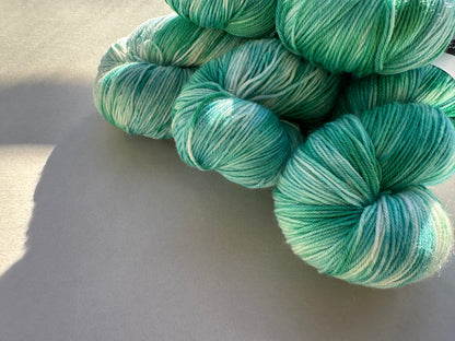 AMAZONITE — Platina Sokk 4ply