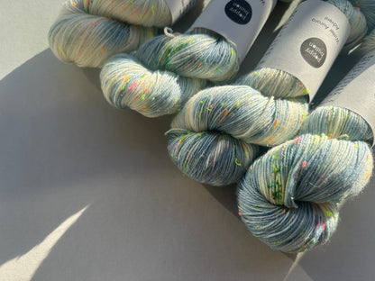 Neo Tweed 4ply – Icy Quartz