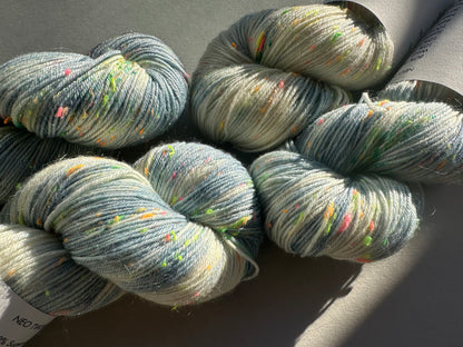 Neo Tweed 4ply – Icy Quartz
