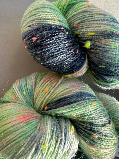 Neo Tweed 4ply – Neon Fluorite